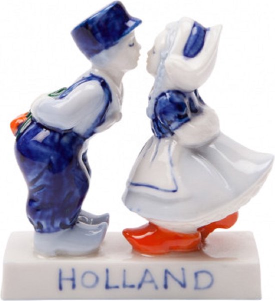 Kissing Couple Kussend Stel Vrouw Man Delfts Blauw Souvernir kissing-couple-kussend-stel-vrouw-man-delfts-blauw-souvernir