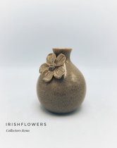 Bloemenvaasje - Moederdag - Moederdag cadeautje - Voorjaar - Voorjaarsdecoratie - Decoratie - Mosterd Reactive - Jolie - Porselein