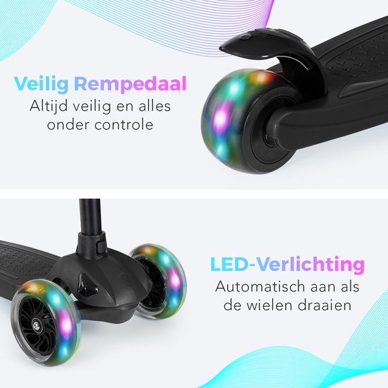 Close-up van rempedaal en lichtgevende wielen van een zwarte step.