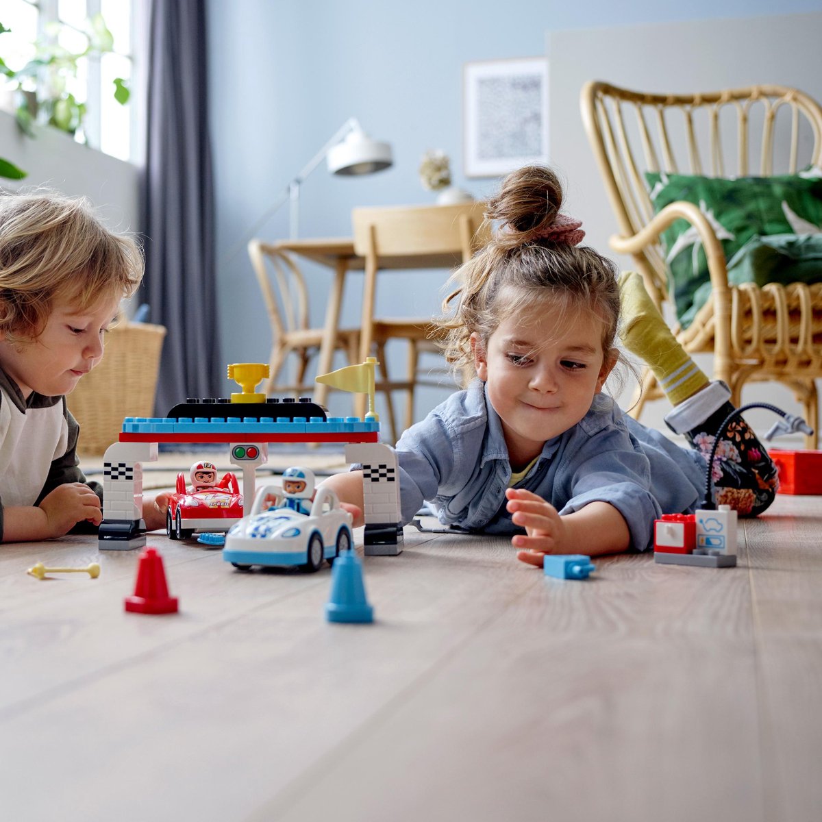 LEGO DUPLO Racewagens 10947 — afbeelding 2