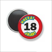 Button Met Magneet 58 MM - Hoera 18 Jaar - NIET VOOR KLEDING