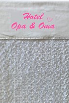 Soft Touch Dekentje 75x100 cm - Witte Roosjes - Maat 75 x 100 cm Meisje Wit FBP66-W Bedrukt Hotel Opa & Oma met hartje (roze)