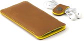 JACCET lederen iPhone 14 Pro hoesje - Cognac kleur leer met geel wolvilt - Handmade in Nederland