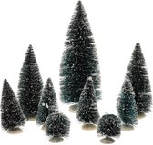 9x stuks kerstdorp onderdelen miniatuur kerstbomen/dennenbomen groen - 6 tot 20 cm - Kerstdorp onderdelen boompjes