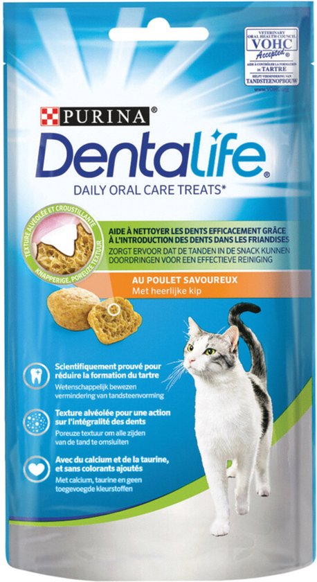 Purina Dentalife kattensnacks met kip. 40g verpakking met witte en grijze kat, 2 kip snacks en productinfo.