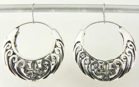 Opengewerkte zilveren oorringen