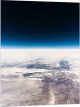 WallClassics - Acrylglas - Uitzicht over de Aarde in de Ruimte - 75x100 cm Foto op Acrylglas (Wanddecoratie op Acrylaat)