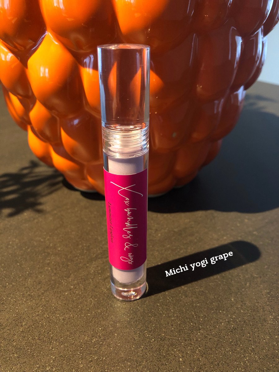 Lipgloss luminizer plump /Lila Michi Yogi Grape / Fenty beauty / New brand