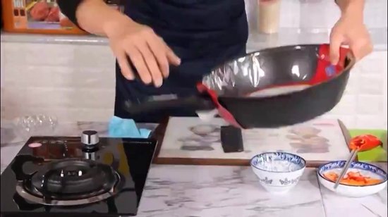 Poêle wok KitchenPrince 32cm - wok - revêtement antiadhésif - sans PFAS -  poêle wok | bol