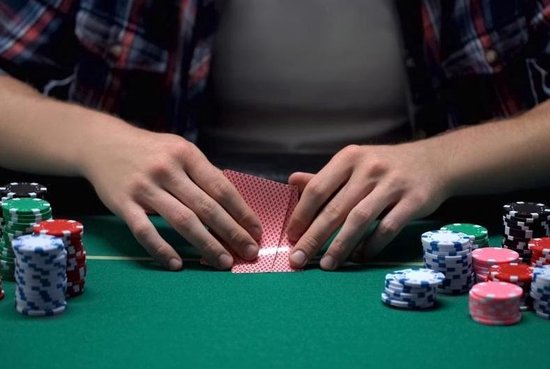Thumbnail van een extra afbeelding van het spel Pokerset Luxe in houten koffer - Texas Holdem Poker set in kist