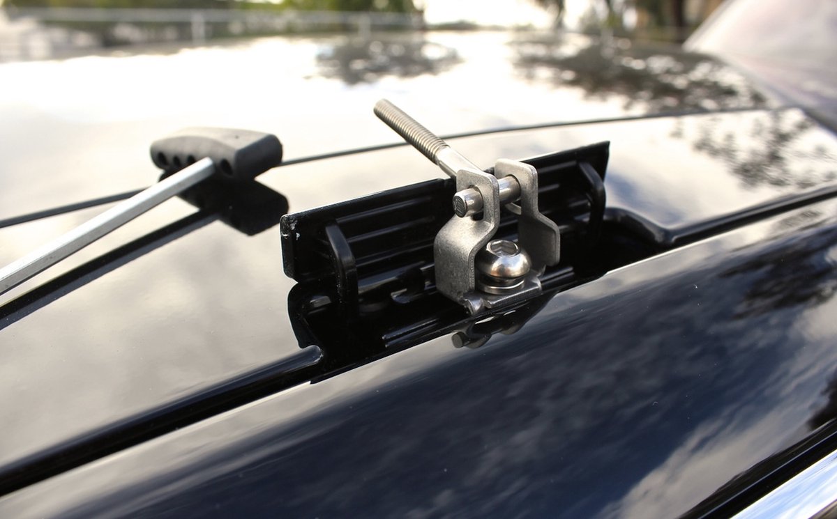 Tesla Model S Dakdrager Zwart 2012 – mei 2015 Yakima Whispbar Through Auto Exterieur Accessoires – foto 5