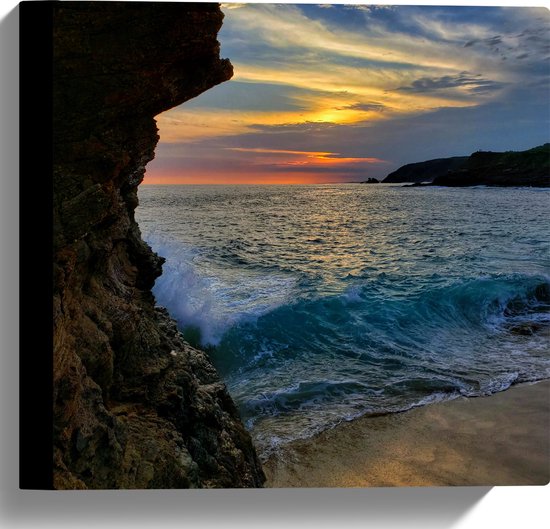 WallClassics - Canvas  - Zonsondergang met Golven aan Zee - 30x30 cm Foto op Canvas Schilderij (Wanddecoratie op Canvas)