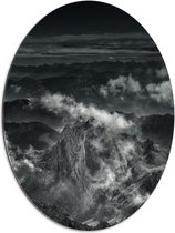 WallClassics - Dibond Ovaal - Wolkje boven Berg - 60x80 cm Foto op Ovaal (Met Ophangsysteem)