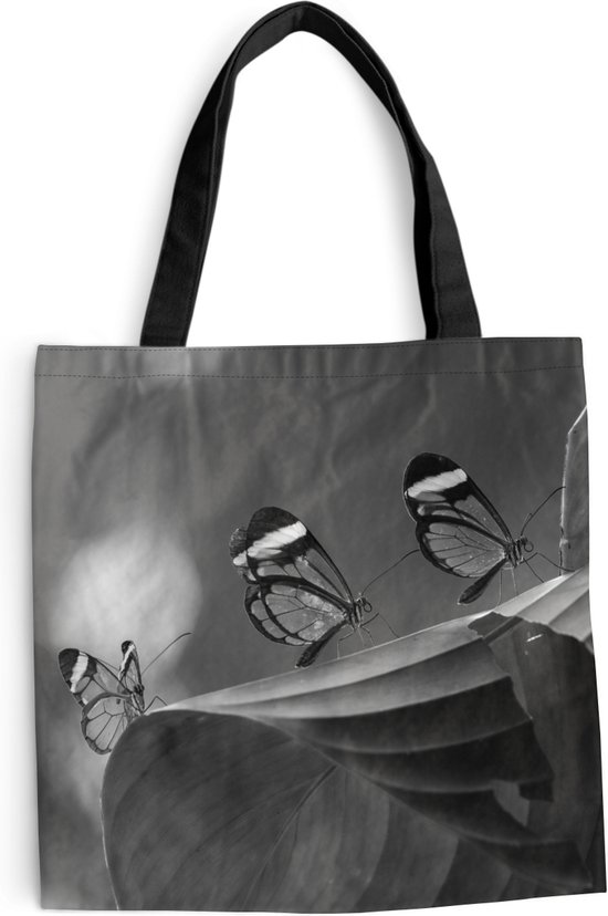 MuchoWow® Schoudertas - Strandtas - Big Shopper - Boodschappentas - Doorzichtige vlinder op een blad in Costa Rica in zwart wit - 40x40 cm - Katoenen tas