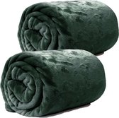 Unique Living Plaid/deken - 2x - fleece - dennen groen - polyester - 130 x 180 cm