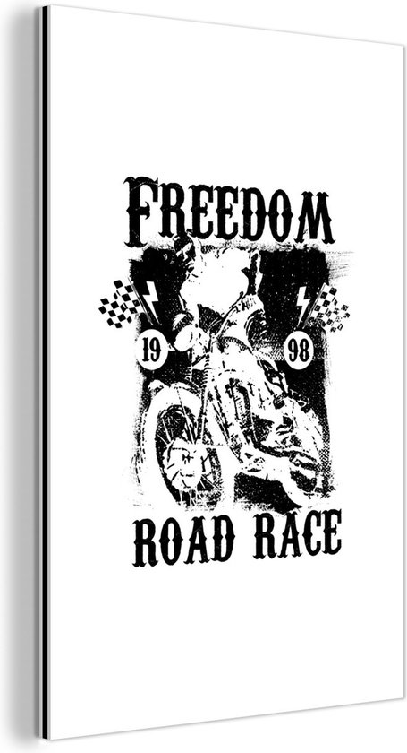 Wanddecoratie Metaal - Aluminium Schilderij Industrieel - Quote "Freedom road rage" met retro illustratie van een motor in het wit - 20x30 cm - Dibond - Foto op aluminium - Industriële muurdecoratie - Voor de woonkamer/slaapkamer