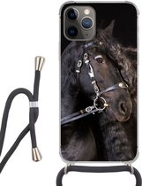 Hoesje met koord Geschikt voor iPhone 11 Pro Max - Paard - Halster - Manen - Siliconen - Crossbody - Backcover met Koord - Telefoonhoesje met koord - Hoesje met touw