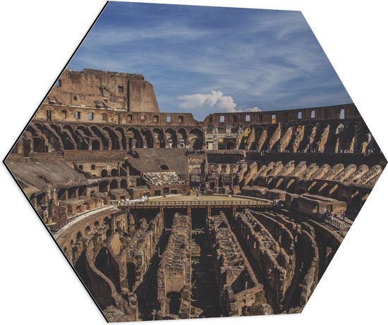 WallClassics - Dibond Hexagon - Binnenkant van Colloseum in Rome - 70x60.9 cm Foto op Hexagon (Met Ophangsysteem)