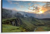 WallClassics - Canvas  - Zon en Mist boven Bergen - 120x80 cm Foto op Canvas Schilderij (Wanddecoratie op Canvas)
