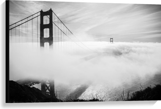 WallClassics - Canvas  - Hevige Mist bij Grote Brug - Zwart / Wit - 90x60 cm Foto op Canvas Schilderij (Wanddecoratie op Canvas)