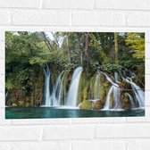 WallClassics - Muursticker - Prachtige Watervallen in de Natuur - 60x40 cm Foto op Muursticker