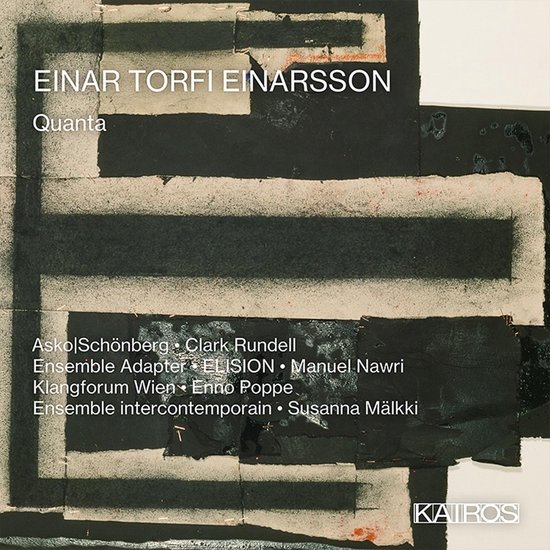 Voorzijde CD "Einar Torfi Einarsson - Quanta" met abstracte zwarte en witte verfspetters en tekst.