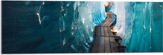 WallClassics - Acrylglas - Houten Pad door het IJs - 90x30 cm Foto op Acrylglas (Wanddecoratie op Acrylaat)