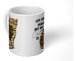 Mok - Koffiemok - Katten - Life isn't perfect but my cat is - Spreuken - Quotes - Mokken - 350 ML - Beker - Koffiemokken - Theemok - Mok met tekst