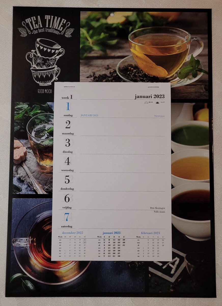 LIBOZA - Week-wandkalender 2023 - Tea Time - Met ECO pen - Foto's van lekkere thee - 7 dagen per week - kwartaaloverzicht op elke week - jaaroverzicht 2023 en 2024 - Veel ruimte om te schrijven - Ophanghaakje - Cadeau - Snterklaas - Kerstmis