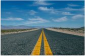 WallClassics - Poster (Mat) - Lange Weg naar de Horizon - 105x70 cm Foto op Posterpapier met een Matte look