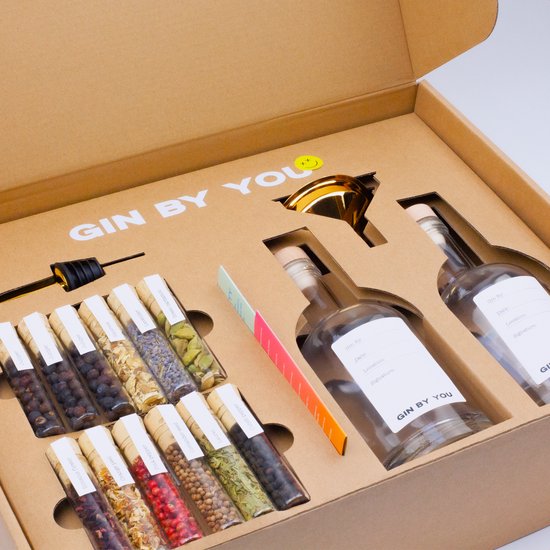 Gin By You® Geschenkset - Gin Tonic Cocktail Gift Set - Premium Kruiden Cadeau Box | Pakket om zelf gin te maken met beschrijfbaar etiket