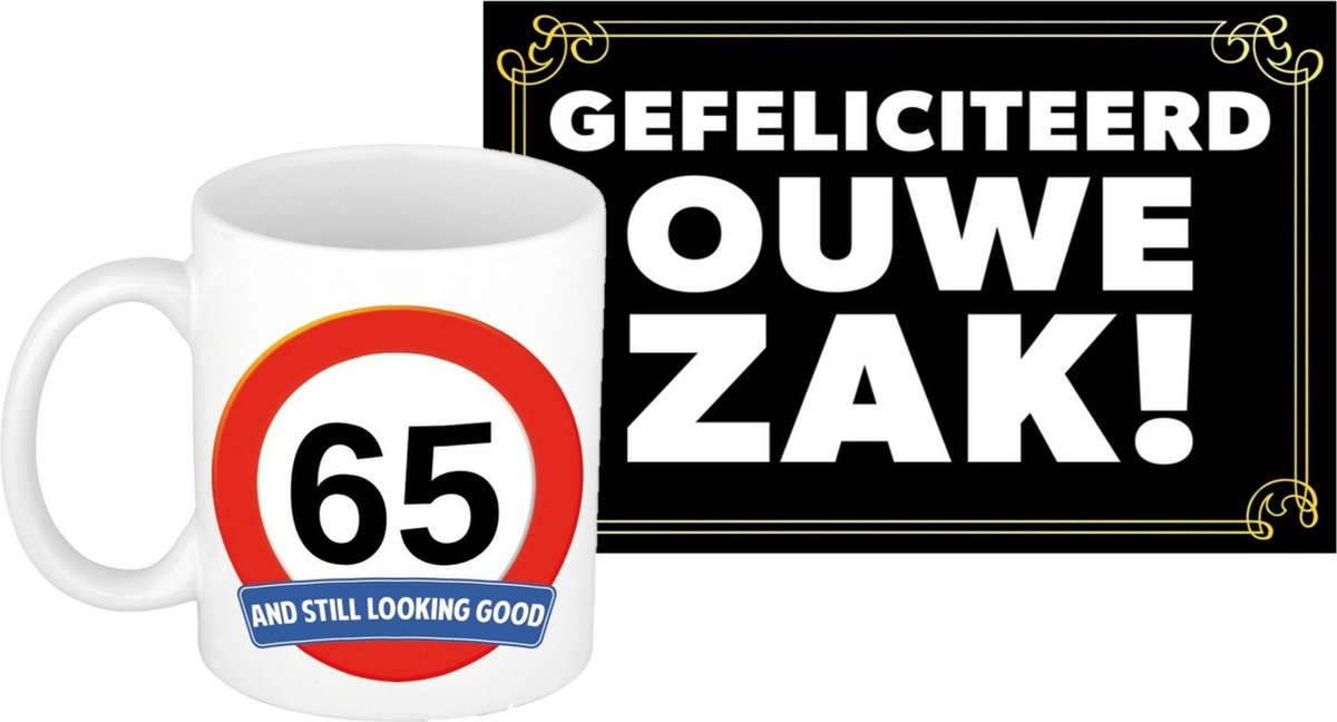 Verjaardag cadeau mok/beker 65 jaar print 300 ml + A5-size wenskaart ouwe zak