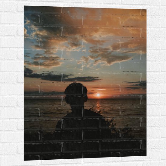 WallClassics - Muursticker - Silhouet van Persoon bij het Water - 75x100 cm Foto op Muursticker