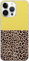 Casimoda® hoesje - Geschikt voor iPhone 14 Pro Max - Luipaard Geel - Siliconen/TPU telefoonhoesje - Backcover - Luipaardprint - Geel