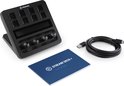 Stream Deck+, USB-C kabel en snelstartgids op een witte ondergrond.