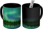 Magische Mok - Foto op Warmte Mokken - Koffiemok - Noorderlicht - Bomen - Water - Alaska - Magic Mok - Beker - 350 ML - Theemok