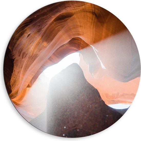 WallClassics - Dibond Muurcirkel - Lichtstralen door Lower Antelope Canyon - 80x80 cm Foto op Aluminium Muurcirkel (met ophangsysteem)