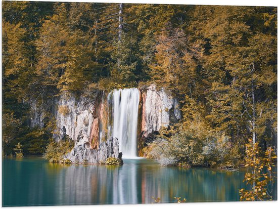 WallClassics - Vlag - Waterval vanuit het Bos in een Meer - 80x60 cm Foto op Polyester Vlag