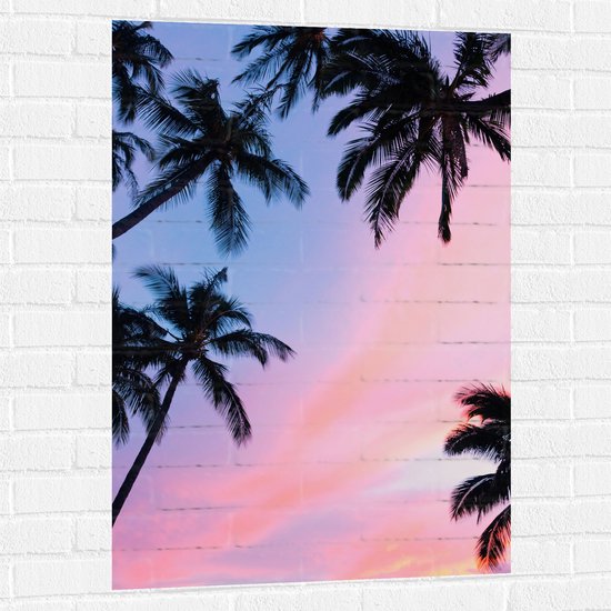 WallClassics - Muursticker - Silhouet van Palmbomen bij Pastekleuren in de Lucht - 70x105 cm Foto op Muursticker