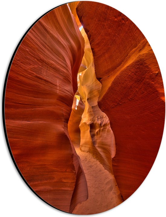 WallClassics - Dibond Ovaal - Smalle gang bij Antelope Canyon - 21x28 cm Foto op Ovaal (Met Ophangsysteem)