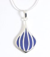 Hoogglans zilveren hanger met lapis lazuli aan ketting