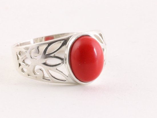 Opengewerkte zilveren ring met rode koraal steen - maat 20