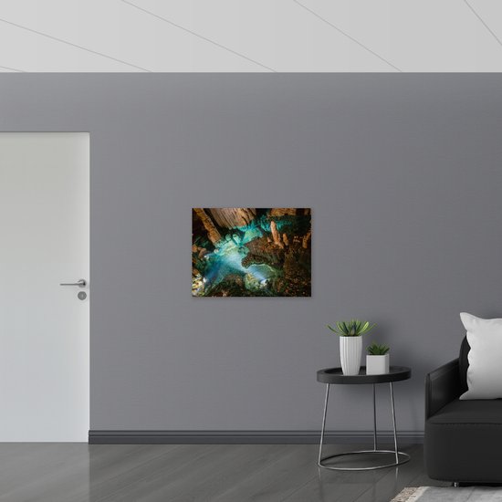 WallClassics - Drapeau - Water Illuminée dans une Grotte - 80x60 cm Photo sur Drapeau Polyester