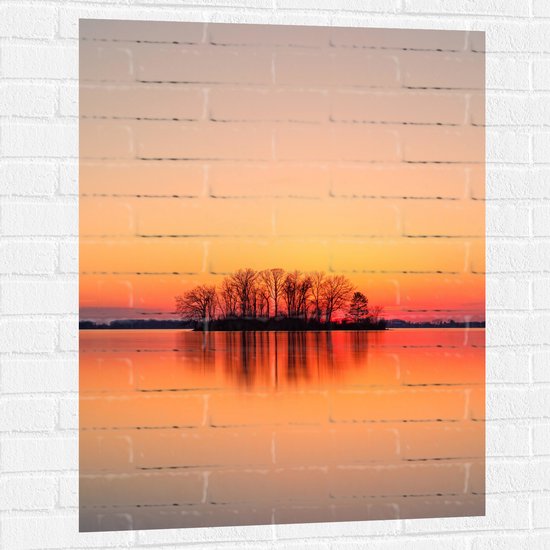 WallClassics - Muursticker - Rode Lucht bij Bomen - 75x100 cm Foto op Muursticker