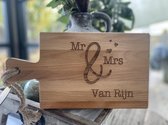 Creaties van Hier - serveerplankje - Mr & Mrs - 34,5 cm - gepersonaliseerd cadeau - hout