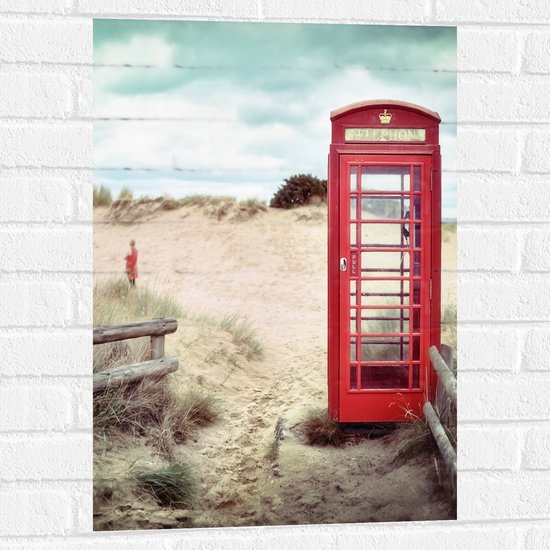 WallClassics - Muursticker - Rode Telefooncel in Duinen - 50x75 cm Foto op Muursticker