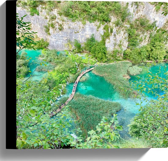 WallClassics - Canvas  - Plitvice Lakes National Park in Kroatie  - 30x30 cm Foto op Canvas Schilderij (Wanddecoratie op Canvas)