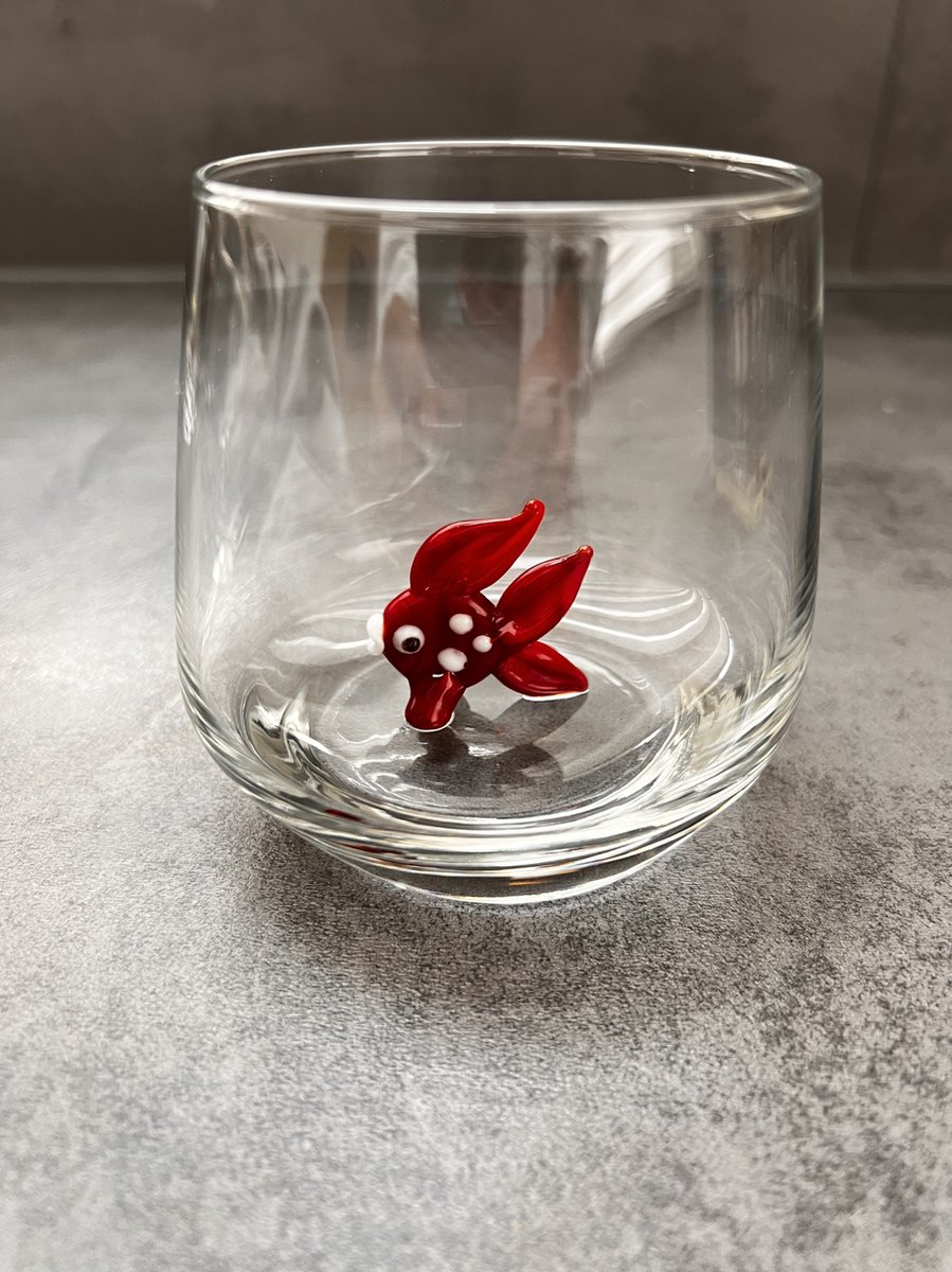 6 water glasses, made according to the tradition of Murano 6 water glasses, made according to the tradition of Murano