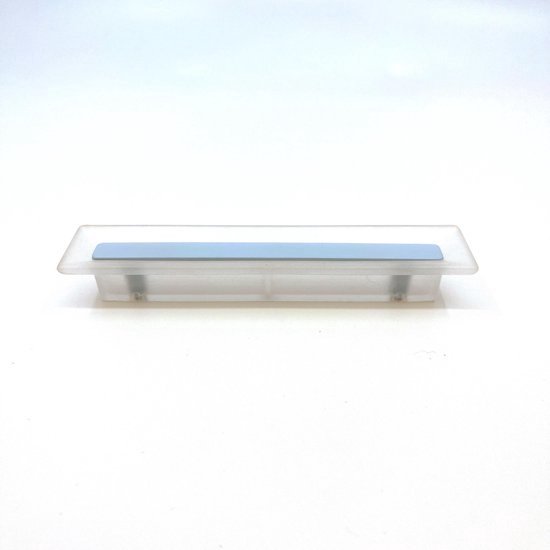 Poignée de meuble de décoration AVENUE - modèle "Pamela" - 96 mm - silicone transparent mat bleu clair