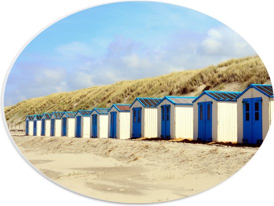 WallClassics - PVC Schuimplaat Ovaal - Blauw met Witte Strandhuisjes - 40x30 cm Foto op Ovaal  (Met Ophangsysteem)